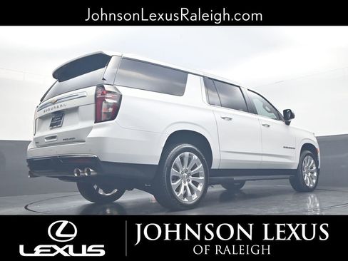 Used 2024 Chevrolet Suburban Premier AWD/4WD image 19