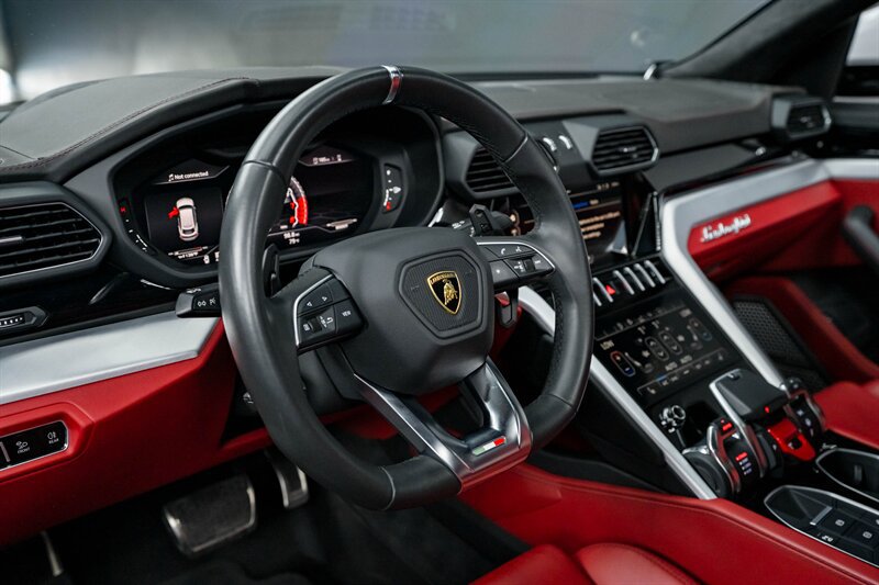 Used 2020 Lamborghini Urus AWD/4WD image 6