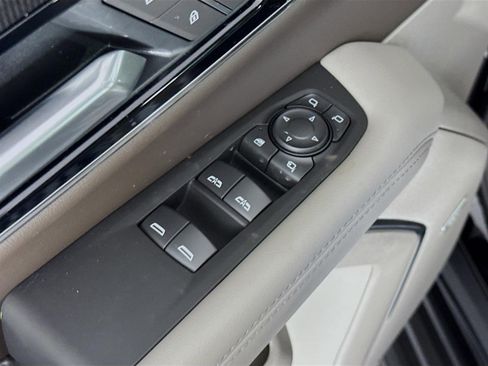 New 2026 GMC Yukon Elevation image 19