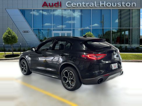 Used 2024 Alfa Romeo Stelvio Ti image 3