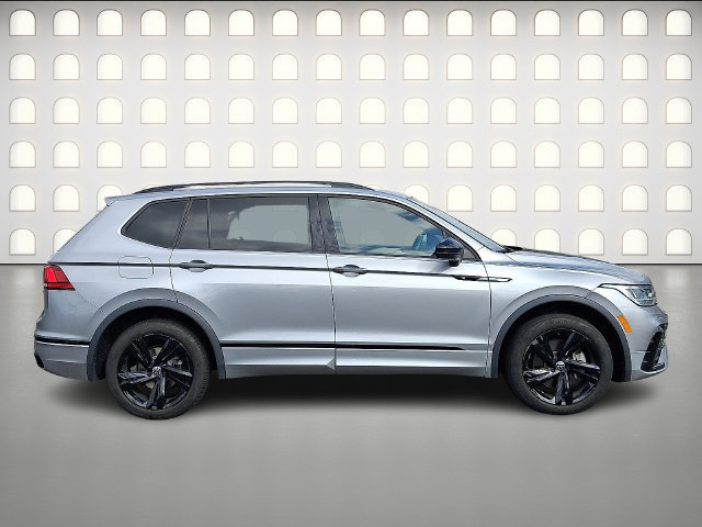 Used 2024 Volkswagen Tiguan SE R-Line AWD/4WD image 7