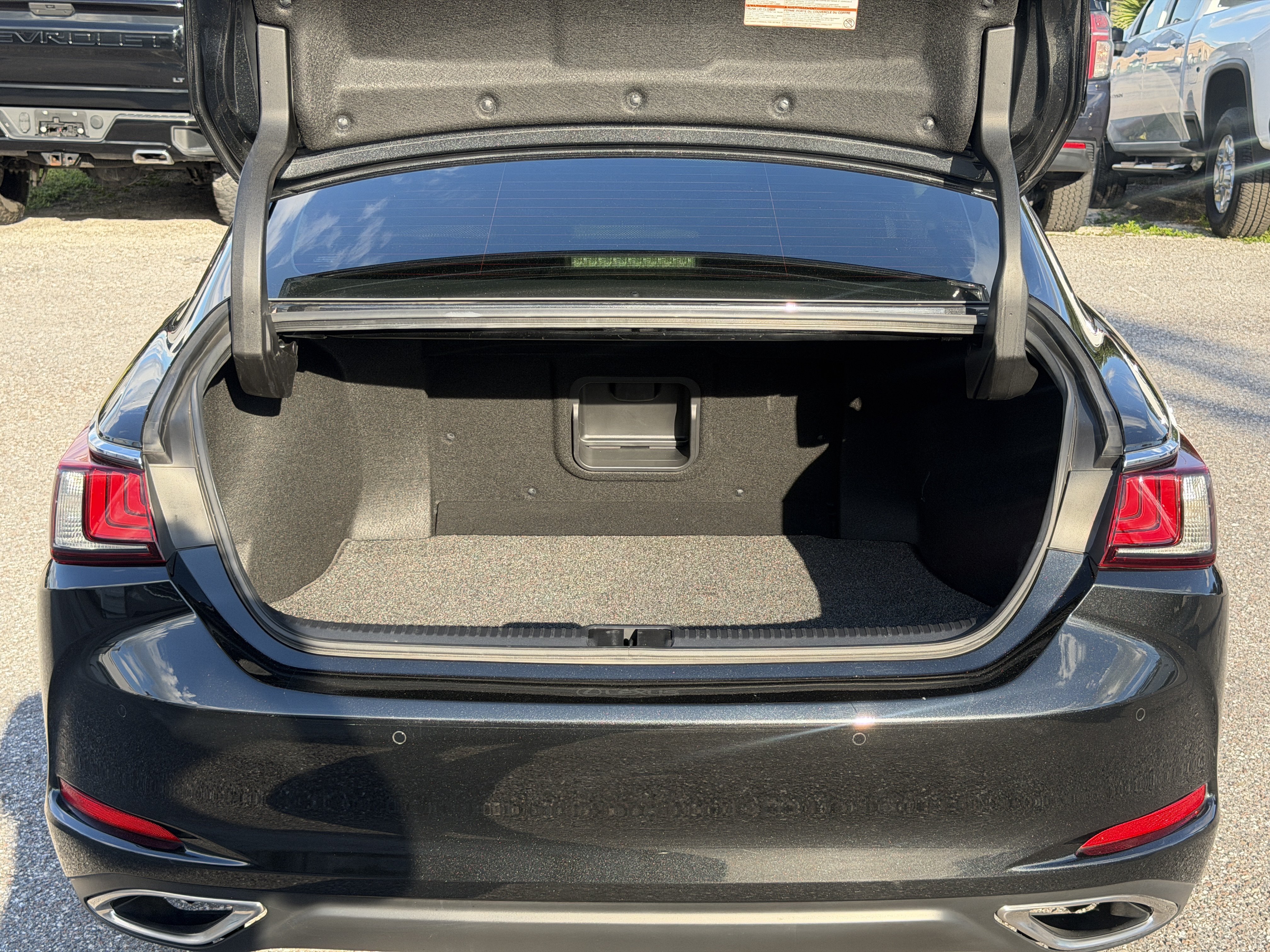Used 2022 Lexus ES 350 Ultra Luxury w/ Accessory Package 2 FWD image 11