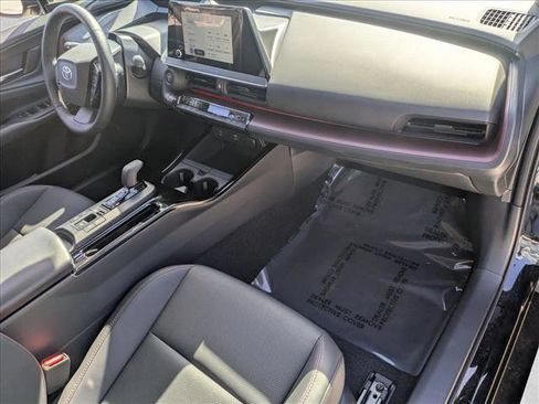 Used 2025 Toyota Prius Plug-In Hybrid image 19