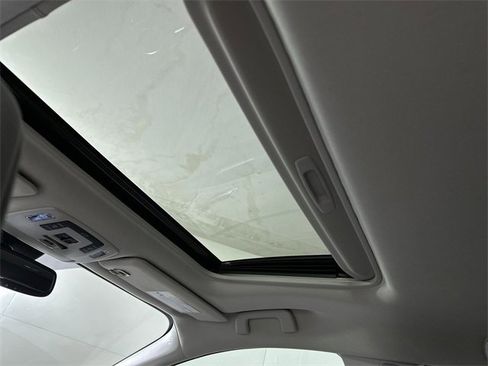 Used 2022 Toyota Sienna XLE image 19