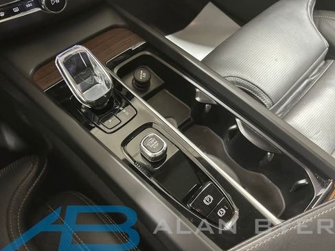 Used 2023 Volvo XC60 B5 Ultimate AWD/4WD image 23