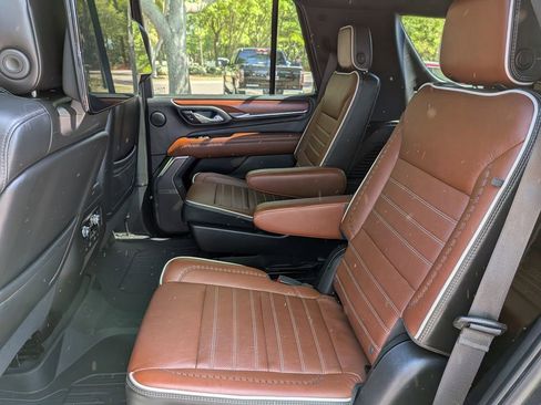 Used 2023 GMC Yukon Denali Ultimate AWD/4WD image 16