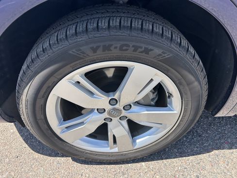 Used 2019 Audi Q5 2.0T Premium Plus w/ Premium Plus Package AWD/4WD image 9