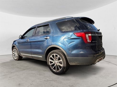 Used 2017 Ford Explorer Limited image 3