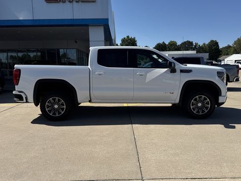 Used 2025 GMC Sierra 1500 AT4 AWD/4WD image 2
