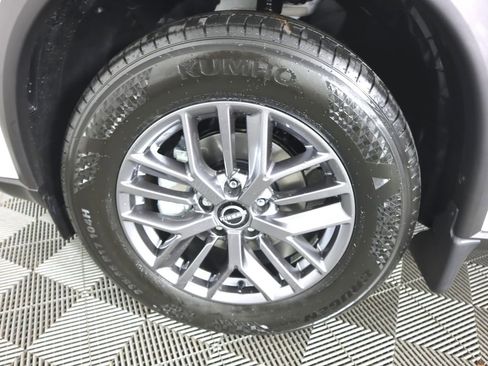 New 2026 Nissan Rogue S image 9