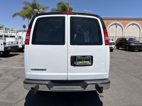 Used 2024 Chevrolet Express 2500 w/ Driver Convenience Package RWD image 7