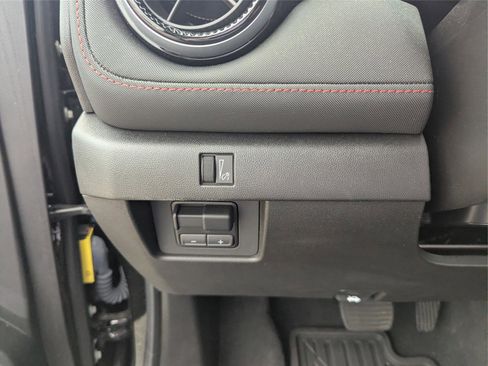 Used 2024 Chevrolet Colorado Z71 w/ Z71 Convenience Package 2 image 27