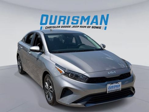 Used 2023 Kia Forte LXS w/ LXS Technology Package FWD image 1