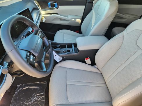 New 2026 Kia Sorento S image 12