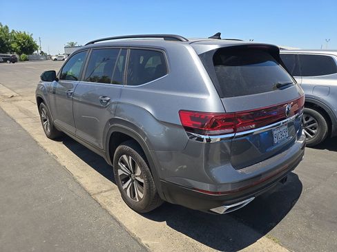 Used 2024 Volkswagen Atlas SE FWD image 8