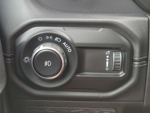 Used 2025 Jeep Wrangler Sahara w/ Safety Group AWD/4WD image 25