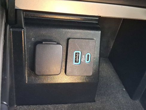 Used 2022 Ford Explorer ST w/ Equipment Group 401A AWD/4WD image 27