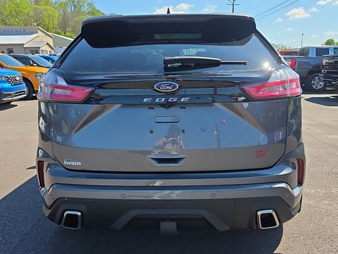 Used 2022 Ford Edge ST w/ Equipment Group 401A AWD/4WD image 9
