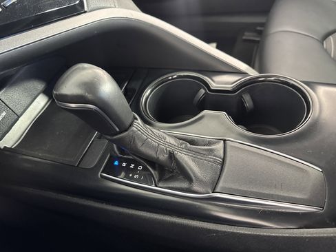 Used 2019 Toyota Camry SE image 32