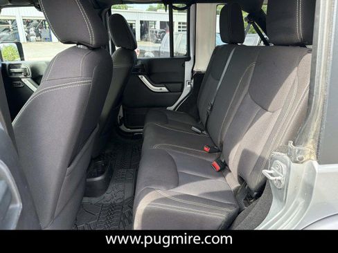 Used 2013 Jeep Wrangler Unlimited Sahara w/ Connectivity Group AWD/4WD image 20