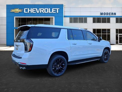 New 2026 Chevrolet Suburban Premier w/ Sun And Tow Package image 5