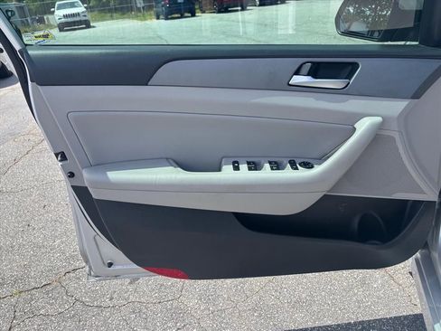 Used 2019 Hyundai Sonata SEL w/ Cargo Package FWD image 9