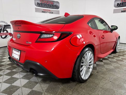 Used 2023 Toyota GR86 Premium RWD image 3