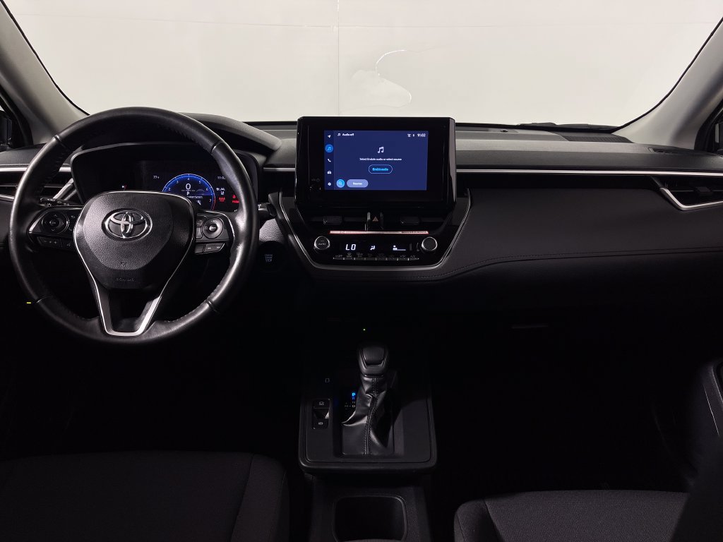 Used 2026 Toyota Corolla Cross LE FWD image 14