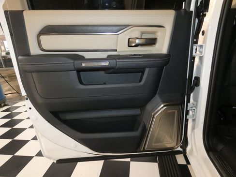 Used 2022 RAM 2500 Limited image 32