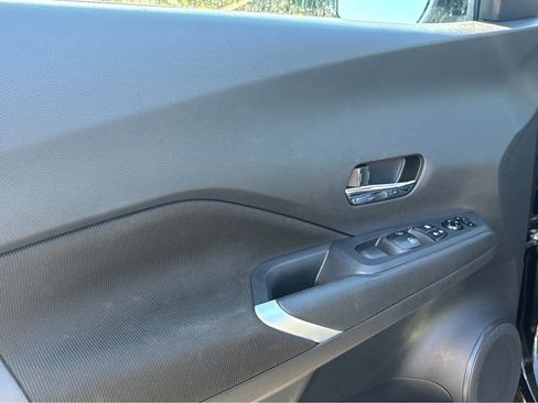 Used 2023 Nissan Kicks SV image 16