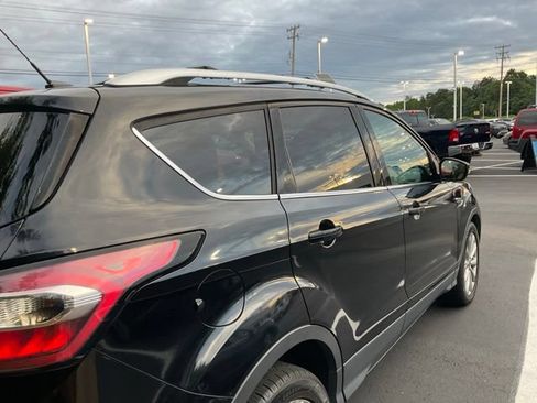 Used 2017 Ford Escape Titanium FWD image 4