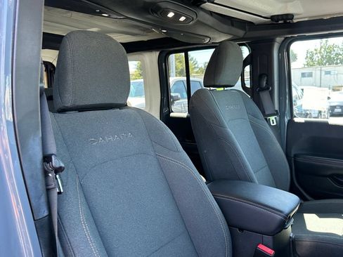Used 2024 Jeep Wrangler Unlimited Sahara AWD/4WD image 16