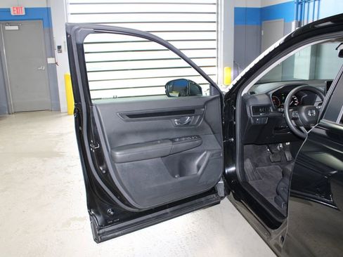 Used 2025 Honda CR-V EX image 7