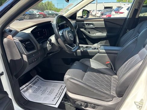 Certified 2023 Nissan Rogue Platinum AWD/4WD image 9