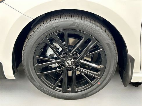 New 2026 Toyota Camry SE image 9