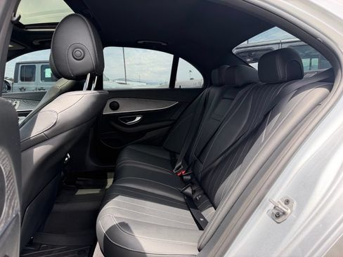 Used 2021 Mercedes-Benz E 350 Sedan image 4