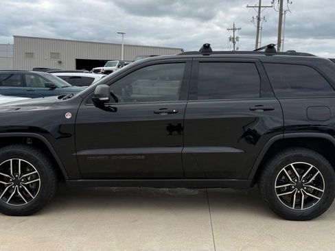 Used 2020 Jeep Grand Cherokee Trailhawk AWD/4WD image 2