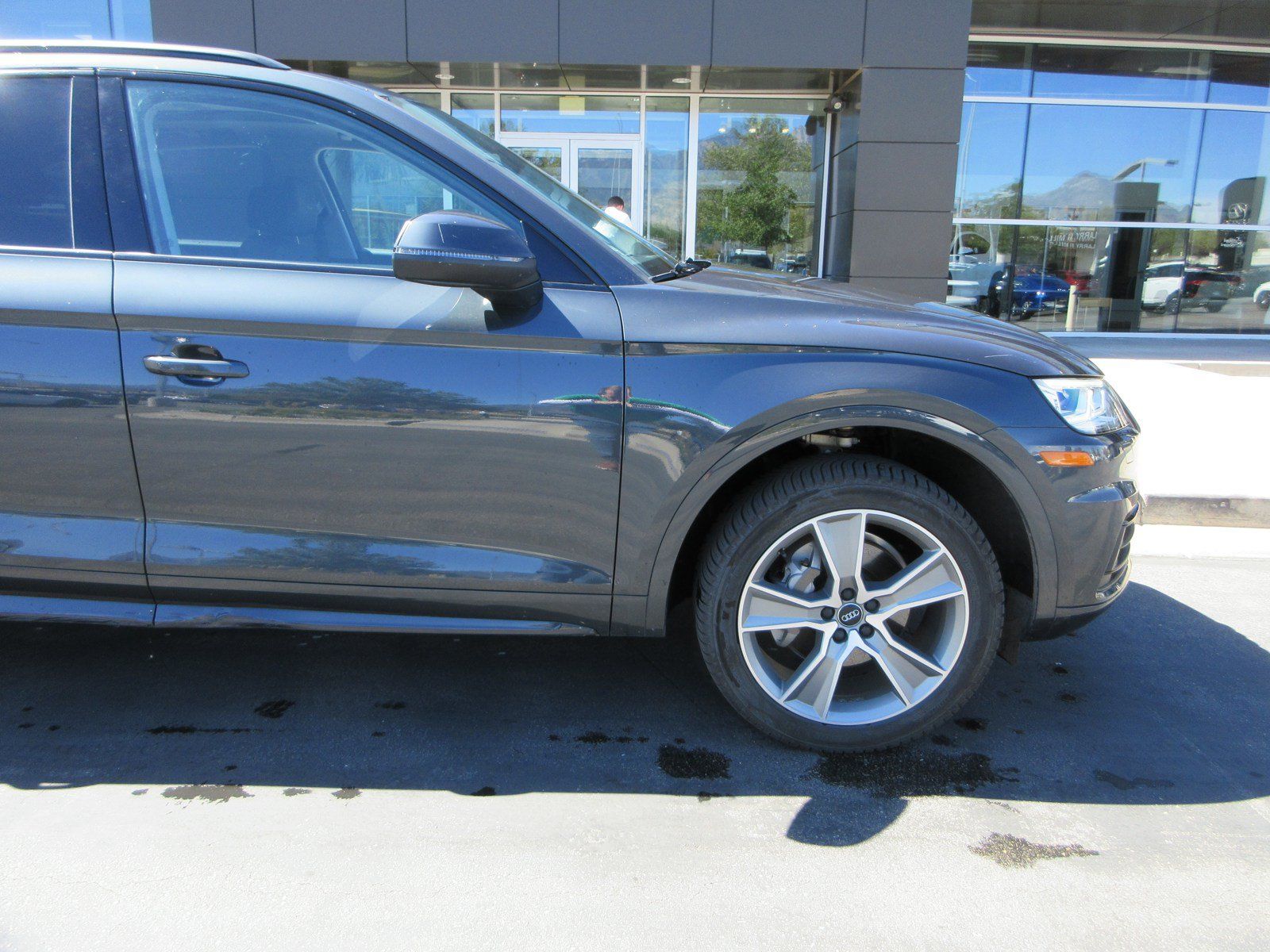 Used 2020 Audi Q5 2.0T Premium Plus w/ Premium Plus Package AWD/4WD image 13