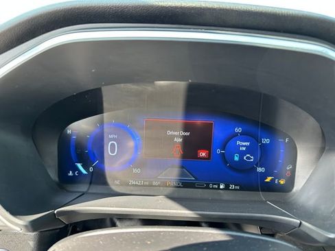 Used 2022 Ford Escape Titanium w/ Titanium Premium Package image 25