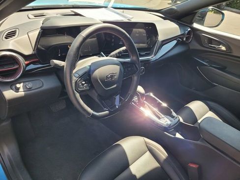 Used 2025 Chevrolet Trax RS w/ Driver Confidence Package FWD image 7