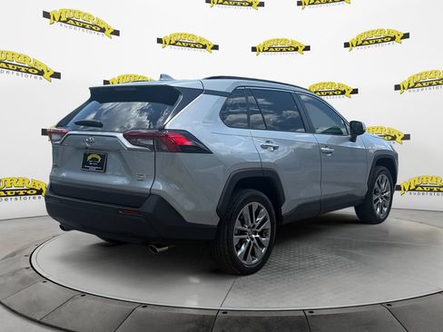Used 2022 Toyota RAV4 XLE Premium AWD/4WD image 5