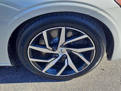 Used 2019 Volvo S60 T6 Momentum w/ Multimedia Package image 4