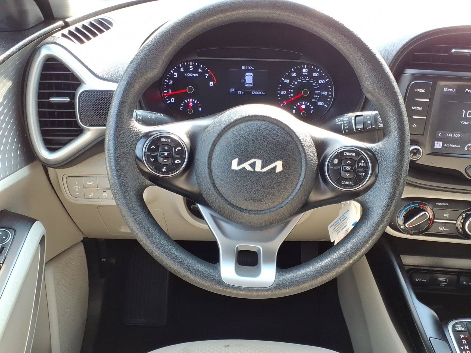 Used 2022 Kia Soul LX w/ Technology Package FWD image 5