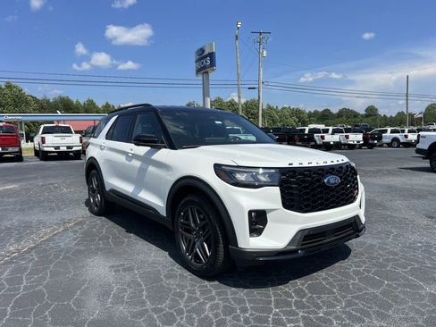 New 2025 Ford Explorer ST image 3