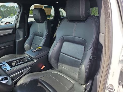 Used 2024 Jaguar F-PACE R-Dynamic S AWD/4WD image 20