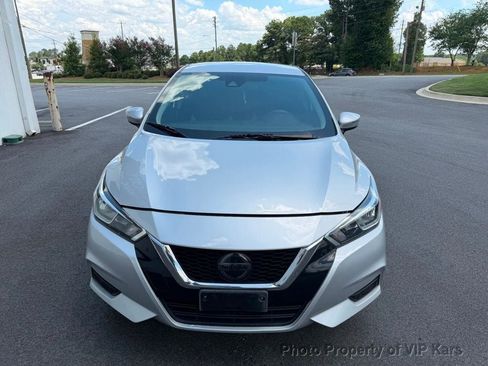 Used 2020 Nissan Versa SV FWD image 2