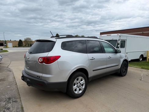 Used 2009 Chevrolet Traverse LS FWD image 4