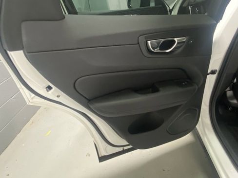 Used 2025 Volvo XC60 B5 Core image 8