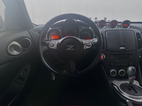 Used 2016 Nissan 370Z Coupe RWD image 23