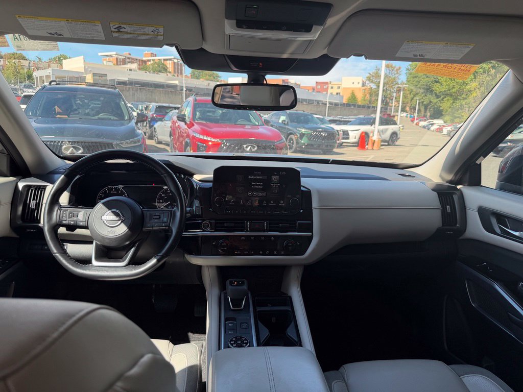 Used 2022 Nissan Pathfinder SL AWD/4WD image 6